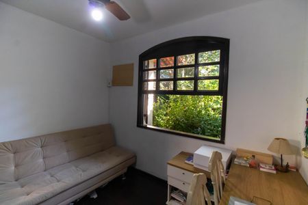 Casa de condomínio à venda com 256m², 4 quartos e 4 vagas Casa de condomínio à venda com 256m², 4 quartos e 4 vagasQuarto 1