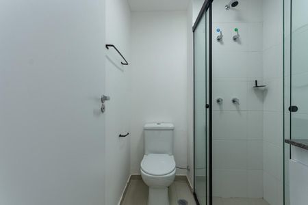Banheiro Social de kitnet/studio para alugar com 1 quarto, 27m² em Perdizes, São Paulo