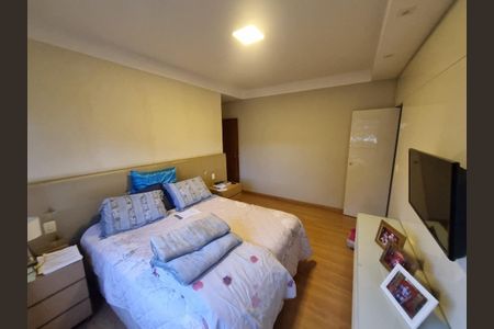 Apartamento à venda com 4 quartos, 213m² em União, Belo Horizonte