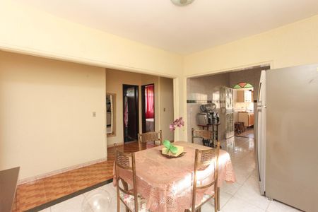 Casa para alugar com 212m², 3 quartos e 1 vaga