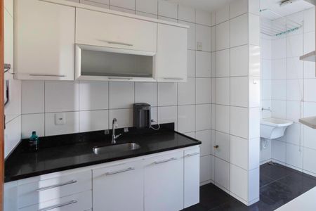 Apartamento para alugar com 160m², 4 quartos e 2 vagas Apartamento para alugar com 160m², 4 quartos e 2 vagasCozinha e Área de Serviço