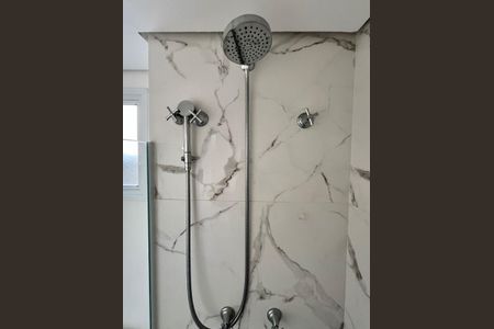 Apartamento para alugar com 70m², 3 quartos e 1 vaga Apartamento para alugar com 70m², 3 quartos e 1 vagaBanheiro da Suíte