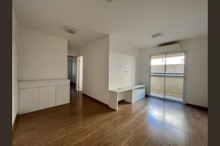 Sala de apartamento para alugar com 3 quartos, 70m² em Mansões Santo Antônio, Campinas