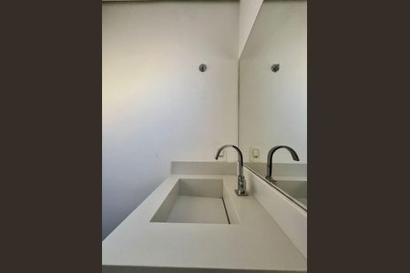 Apartamento para alugar com 70m², 3 quartos e 1 vaga Apartamento para alugar com 70m², 3 quartos e 1 vagaBanheiro da Suíte
