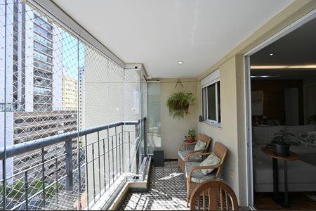 Apartamento à venda com 123m², 3 quartos e 3 vagasVaranda