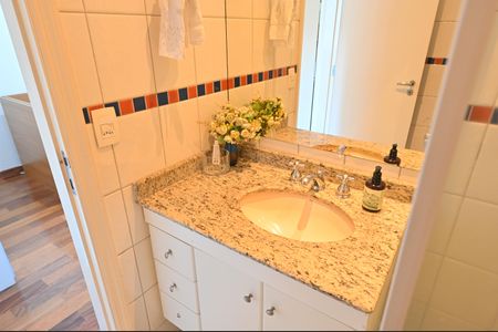 Apartamento à venda com 123m², 3 quartos e 3 vagasBanheiro da Suíte 2