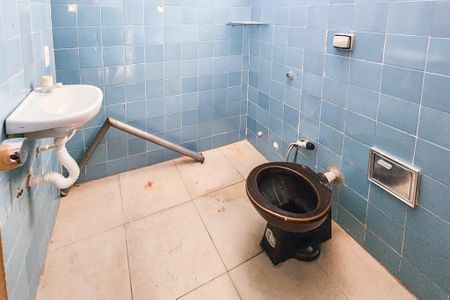 Apartamento para alugar com 60m², 2 quartos e sem vaga Apartamento para alugar com 60m², 2 quartos e sem vagaBanheiro