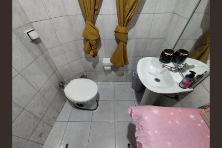 Banheiro  de casa à venda com 2 quartos, 95m² em Vila Nair, São Paulo