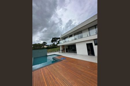 Casa para alugar com 395m², 4 quartos e 7 vagas Casa para alugar com 395m², 4 quartos e 7 vagasÁrea externa