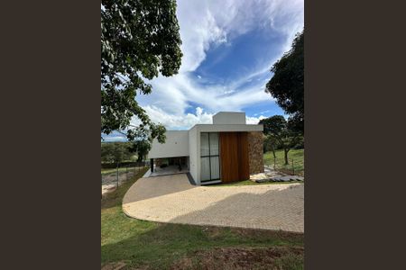Casa para alugar com 395m², 4 quartos e 7 vagas Casa para alugar com 395m², 4 quartos e 7 vagasÁrea externa