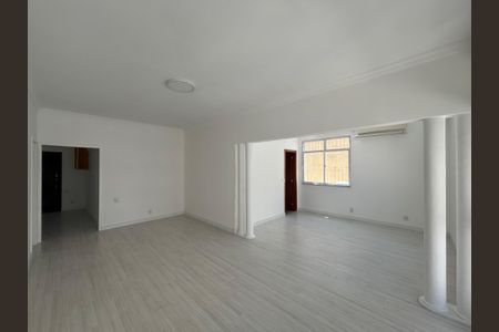 Apartamento para alugar com 134m², 3 quartos e 1 vaga Apartamento para alugar com 134m², 3 quartos e 1 vagaSala
