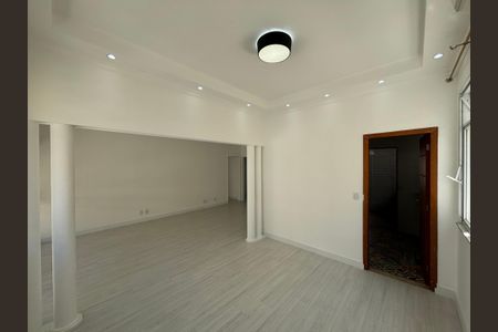 Apartamento para alugar com 134m², 3 quartos e 1 vaga Apartamento para alugar com 134m², 3 quartos e 1 vagaSala