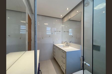 Apartamento para alugar com 134m², 3 quartos e 1 vaga Apartamento para alugar com 134m², 3 quartos e 1 vagaBanheiro social