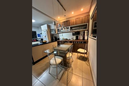 Casa à venda com 118m², 3 quartos e 2 vagasCOZINHA