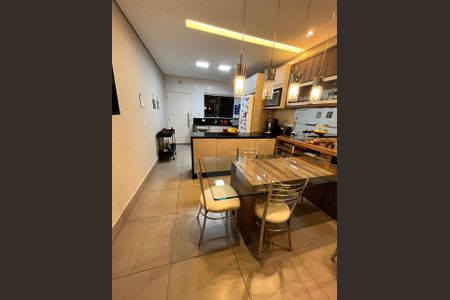 Casa à venda com 118m², 3 quartos e 2 vagasCOZINHA