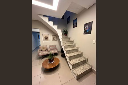 Casa à venda com 118m², 3 quartos e 2 vagasSALA