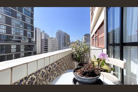 Apartamento à venda com 100m², 2 quartos e 1 vagaFoto 01