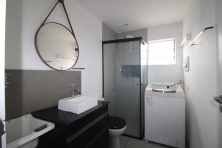 Banheiro de kitnet/studio para alugar com 1 quarto, 26m² em Limão, São Paulo