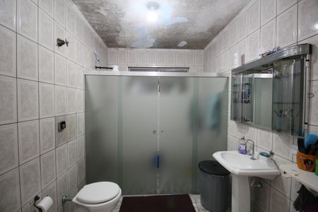 Casa à venda com 300m², 3 quartos e 2 vagasBanheiro