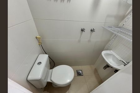 Apartamento à venda com 88m², 2 quartos e 2 vagas Apartamento à venda com 88m², 2 quartos e 2 vagasBanheiro de serviço