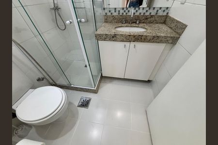 Apartamento à venda com 88m², 2 quartos e 2 vagas Apartamento à venda com 88m², 2 quartos e 2 vagasBanheiro