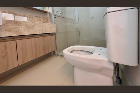 Apartamento para alugar com 75m², 2 quartos e 2 vagas Apartamento para alugar com 75m², 2 quartos e 2 vagasBanheiro da Suíte 1