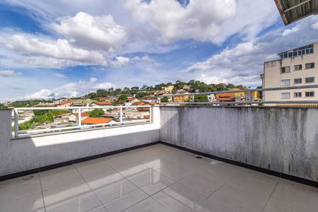 Casa para alugar com 300m², 3 quartos e 4 vagas Casa para alugar com 300m², 3 quartos e 4 vagasVaranda da Sala 1