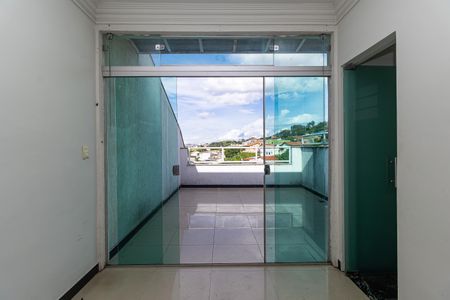 Casa para alugar com 300m², 3 quartos e 4 vagas Casa para alugar com 300m², 3 quartos e 4 vagasSala 1
