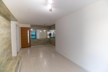 Apartamento à venda com 75m², 2 quartos e 1 vaga Apartamento à venda com 75m², 2 quartos e 1 vagaSala