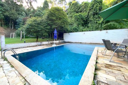 Casa de condomínio à venda com 10000m², 4 quartos e 10 vagas Casa de condomínio à venda com 10000m², 4 quartos e 10 vagasPiscina