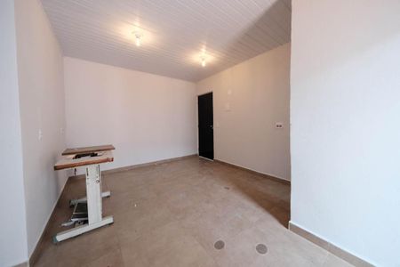 Sala/Cozinha de casa para alugar com 2 quartos, 37m² em Vila Araguaia, São Paulo