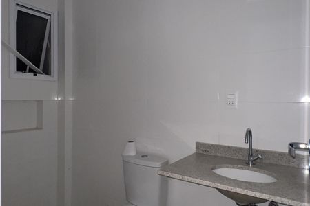 Banheiro de apartamento à venda com 2 quartos, 65m² em Picanço, Guarulhos
