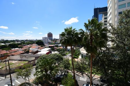 Sala - Vista de apartamento à venda com 3 quartos, 100m² em Cambuí, Campinas
