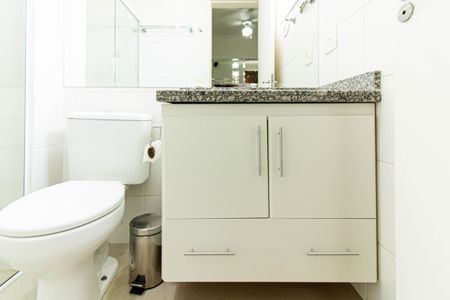 Apartamento para alugar com 97m², 2 quartos e 2 vagas Apartamento para alugar com 97m², 2 quartos e 2 vagasBanheiro da Suíte