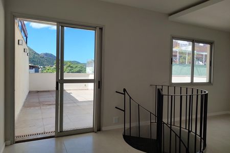 Apartamento à venda com 138m², 2 quartos e 2 vagasHall social