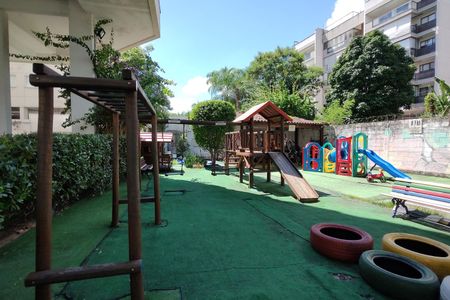 Apartamento à venda com 138m², 2 quartos e 2 vagas Apartamento à venda com 138m², 2 quartos e 2 vagasÁrea comum - Playground