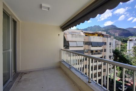 Apartamento à venda com 138m², 2 quartos e 2 vagas Apartamento à venda com 138m², 2 quartos e 2 vagasVaranda