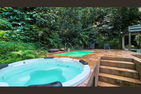 Casa de condomínio para alugar com 100m², 2 quartos e 3 vagasQuintal