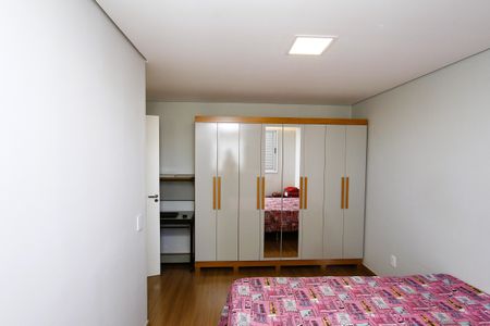 Apartamento à venda com 76m², 3 quartos e 2 vagasQuarto 1 - Suíte