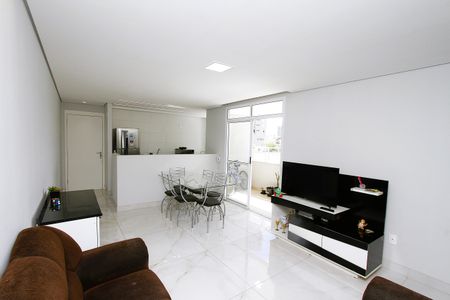 Sala de apartamento à venda com 3 quartos, 76m² em Nova Suíça, Belo Horizonte