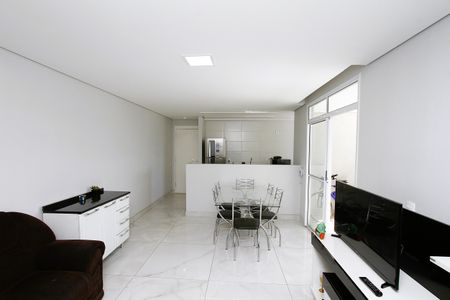 Sala de apartamento à venda com 3 quartos, 76m² em Nova Suíça, Belo Horizonte