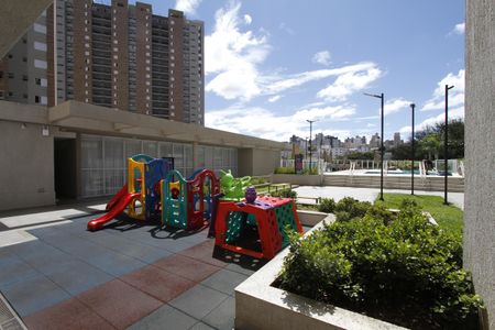 Apartamento à venda com 76m², 3 quartos e 2 vagasÁrea comum - Playground