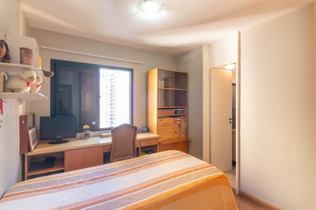 Apartamento à venda com 130m², 3 quartos e 2 vagasSuíte 2