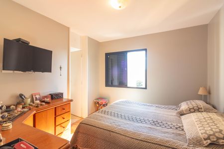 Apartamento à venda com 130m², 3 quartos e 2 vagasSuíte 1