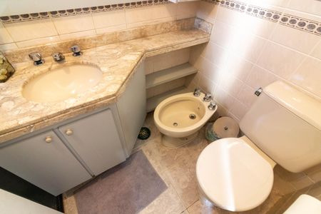 Apartamento à venda com 130m², 3 quartos e 2 vagasBanheiro da Suíte 2