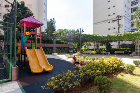 Apartamento à venda com 130m², 3 quartos e 2 vagasÁrea comum - Playground