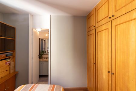 Apartamento à venda com 130m², 3 quartos e 2 vagasSuíte 2