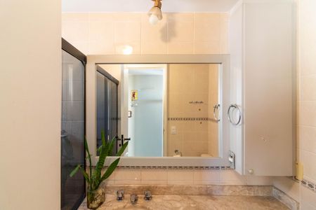 Apartamento à venda com 130m², 3 quartos e 2 vagasBanheiro da Suíte 2