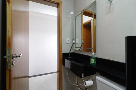 Casa de condomínio para alugar com 131m², 2 quartos e 1 vaga Casa de condomínio para alugar com 131m², 2 quartos e 1 vagaBanheiro