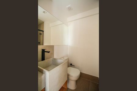 Banheiro de kitnet/studio à venda com 1 quarto, 32m² em Pinheiros, São Paulo